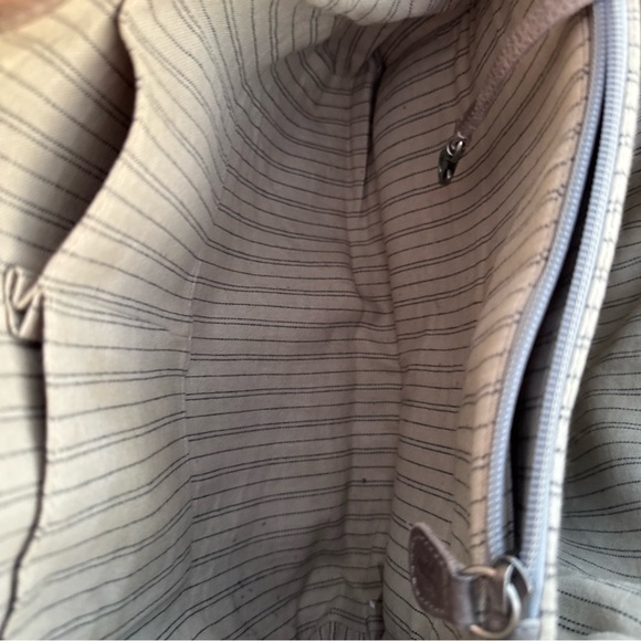 FRYE AND CO. Distressed Tan Leather Tote - Picture 6 of 12